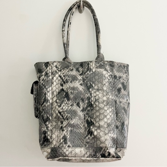 Buxton Faux Reptile Snakeskin Gray Cream Tote Bag w Exterior Pockets Spacious M - Picture 7 of 11